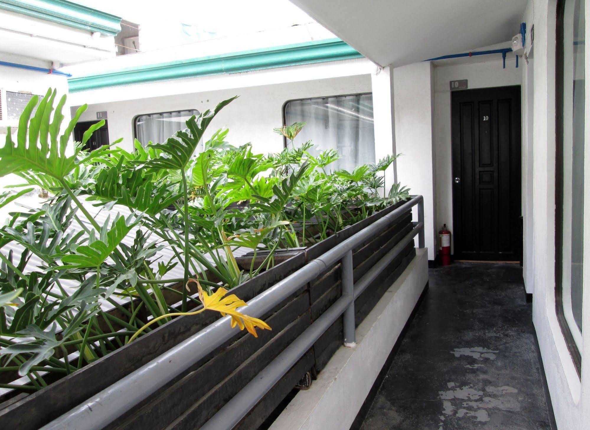 Island Nook Hotel Balabag  Exterior foto